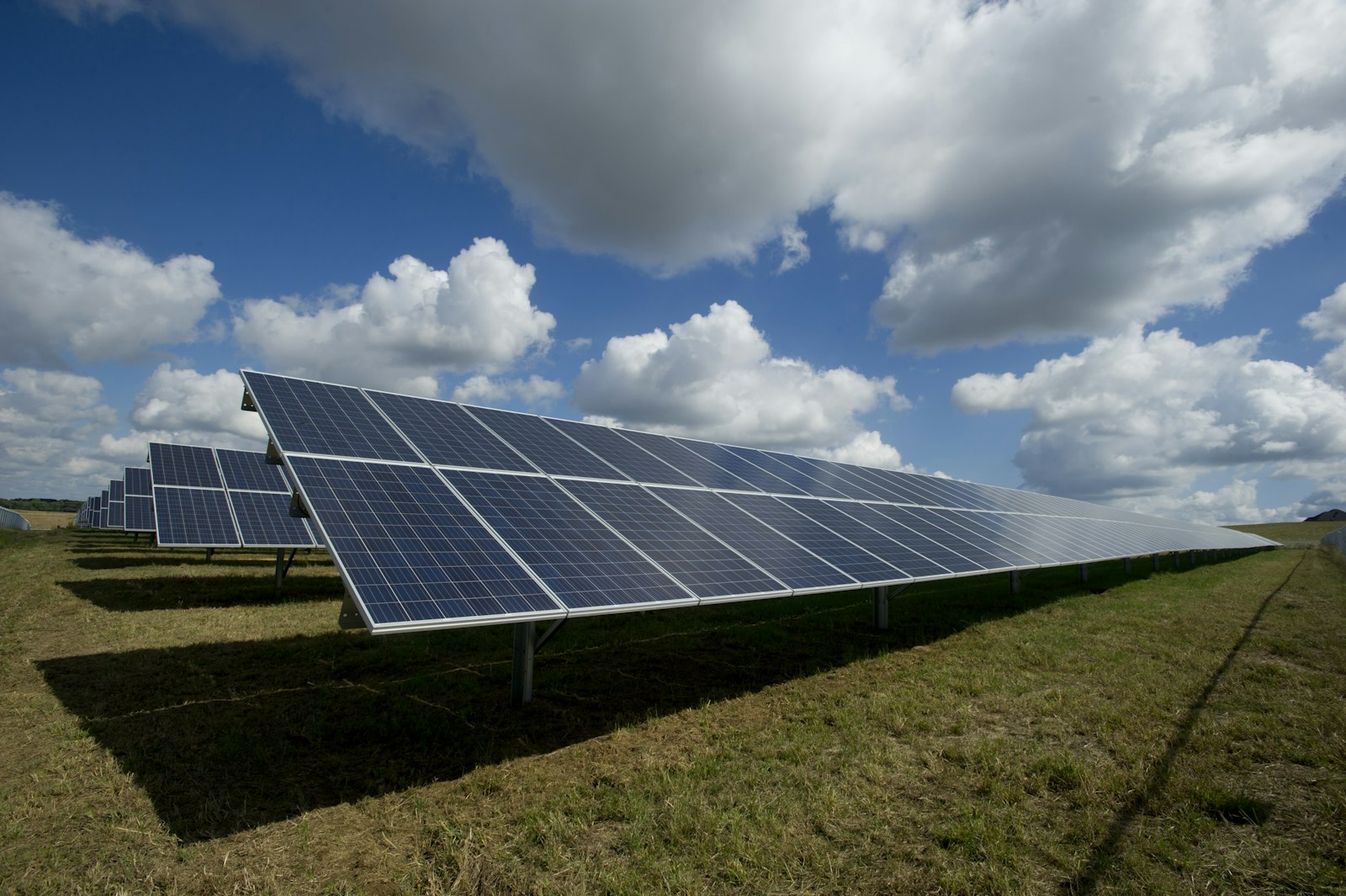 Castings and components for solar energy installations